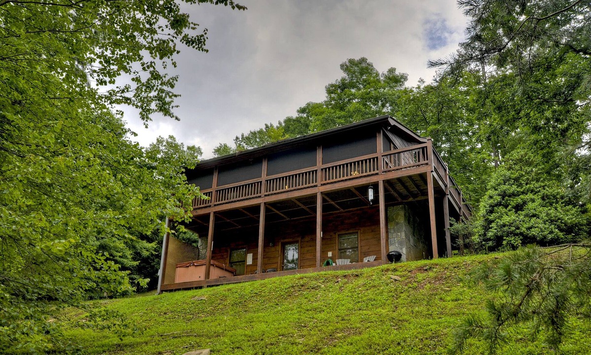 Blue Ridge Cabin | Sugar Creek Retreat | Hot Tub | Creek Front | Pool Table |