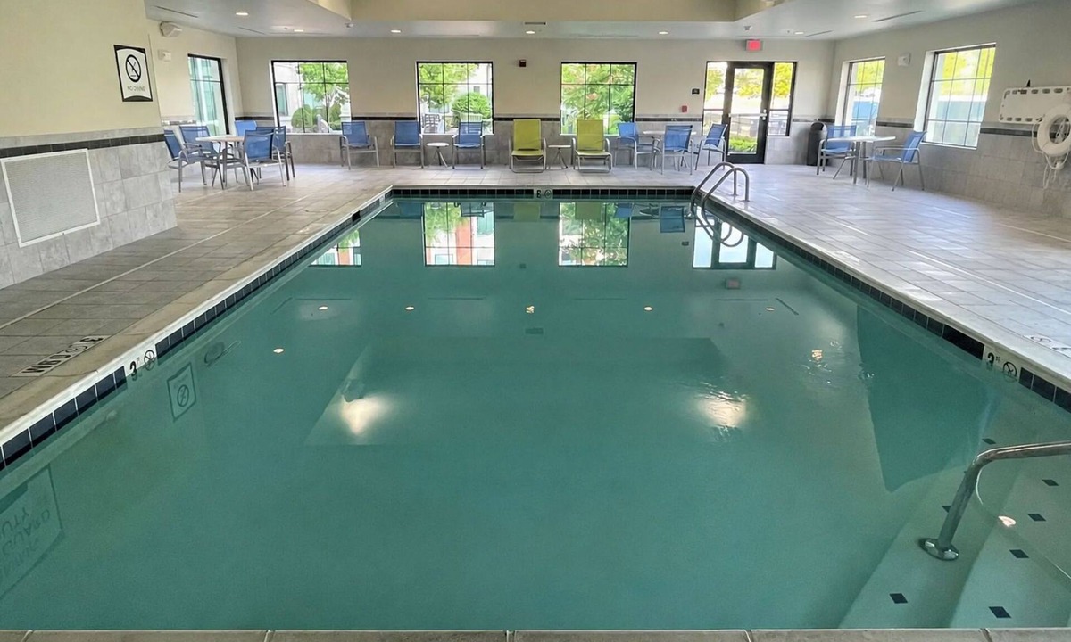 Miamisburg Apartment | Suite with Full Kitchen | Breakfast Included!