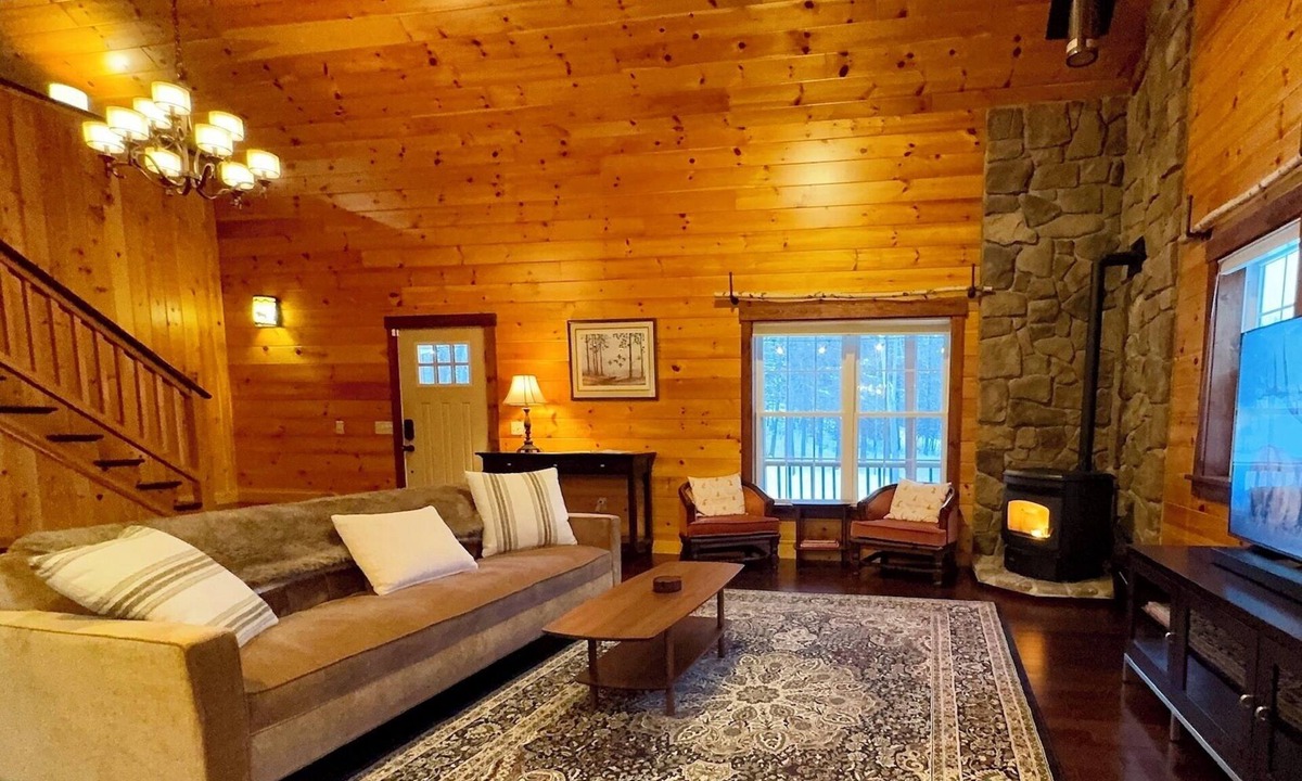 Rangeley Cabin | Summer Haven in Rangeley/Comfy Cabin/Trails, Lakes, Fire Pit/Sleeps 8/Starry Sky