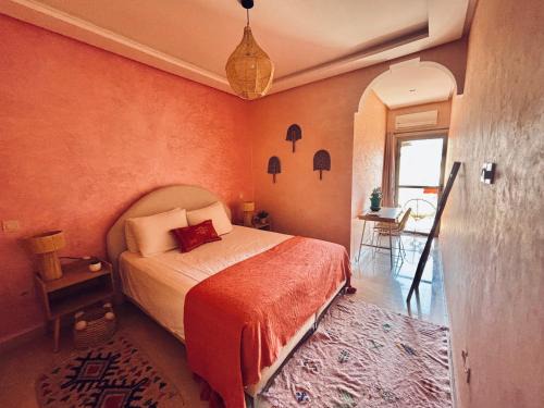El Hara Apartment | Sunny apartment with terrace in city center