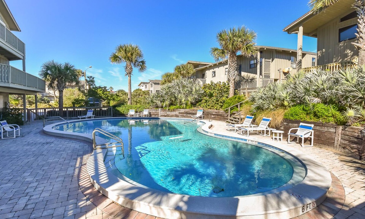 Sea Dunes Condo | Sunny Daze Sea Dunes Townhome - Pool - Green Turtle B6 Down
