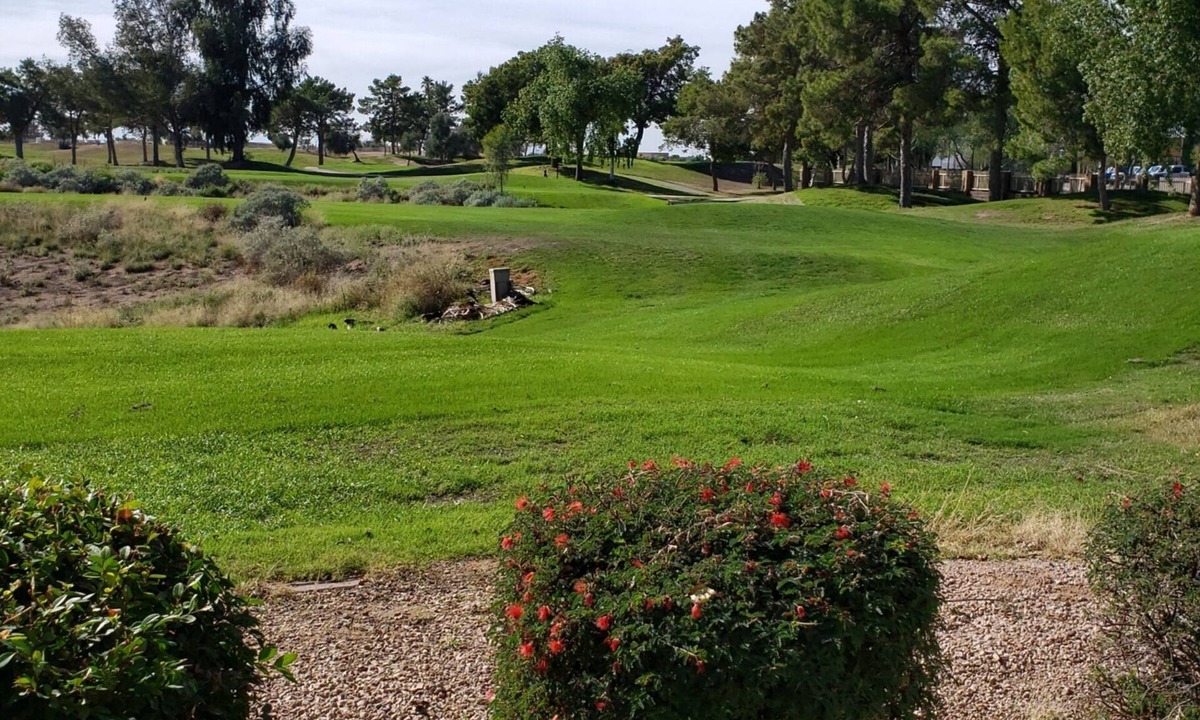 Superstition Lakes Condo | Superstition Lakes Golf Condo in Mesa - Discounts for Weekly & Monthly Stays!