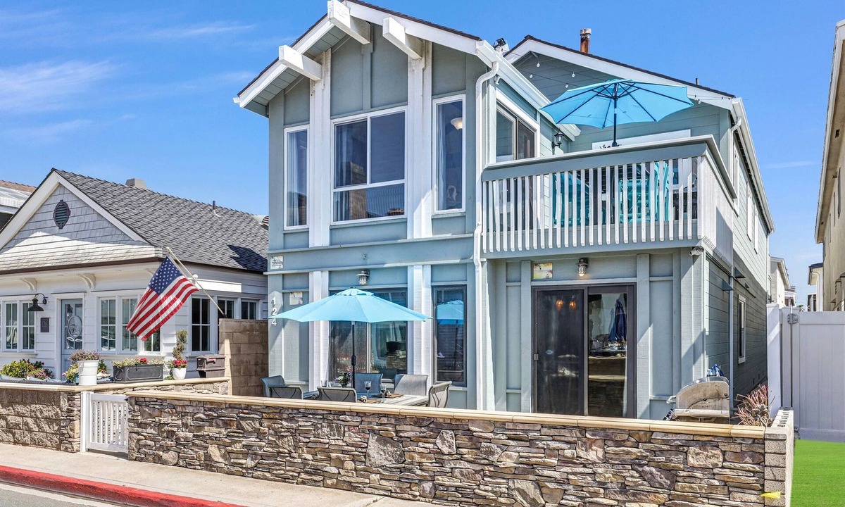 West Newport House | SurfView 25MinDisney Park 4 Cars EVChgr W/D Bikes