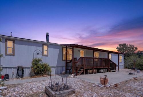 Tehachapi House | Tehachapi 12-Guest Group Escape home