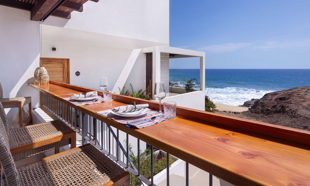 Cerritos Resort | The Cove at Cerritos
