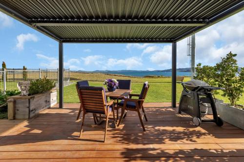 One Tree Point House | The Leading Light - One Tree Point Holiday Home