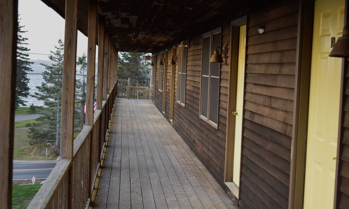 Brooklin Hotel | The perfect Maine coast getaway.
