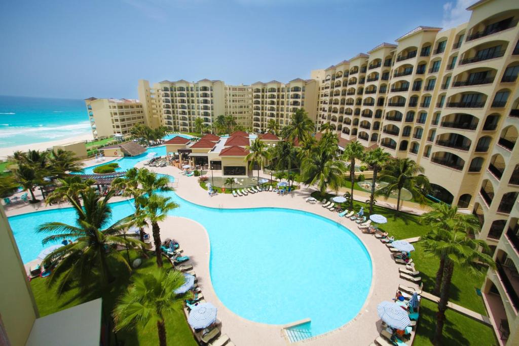 Zona Hotelera Resort | The Royal Islander – An All Suites Resort