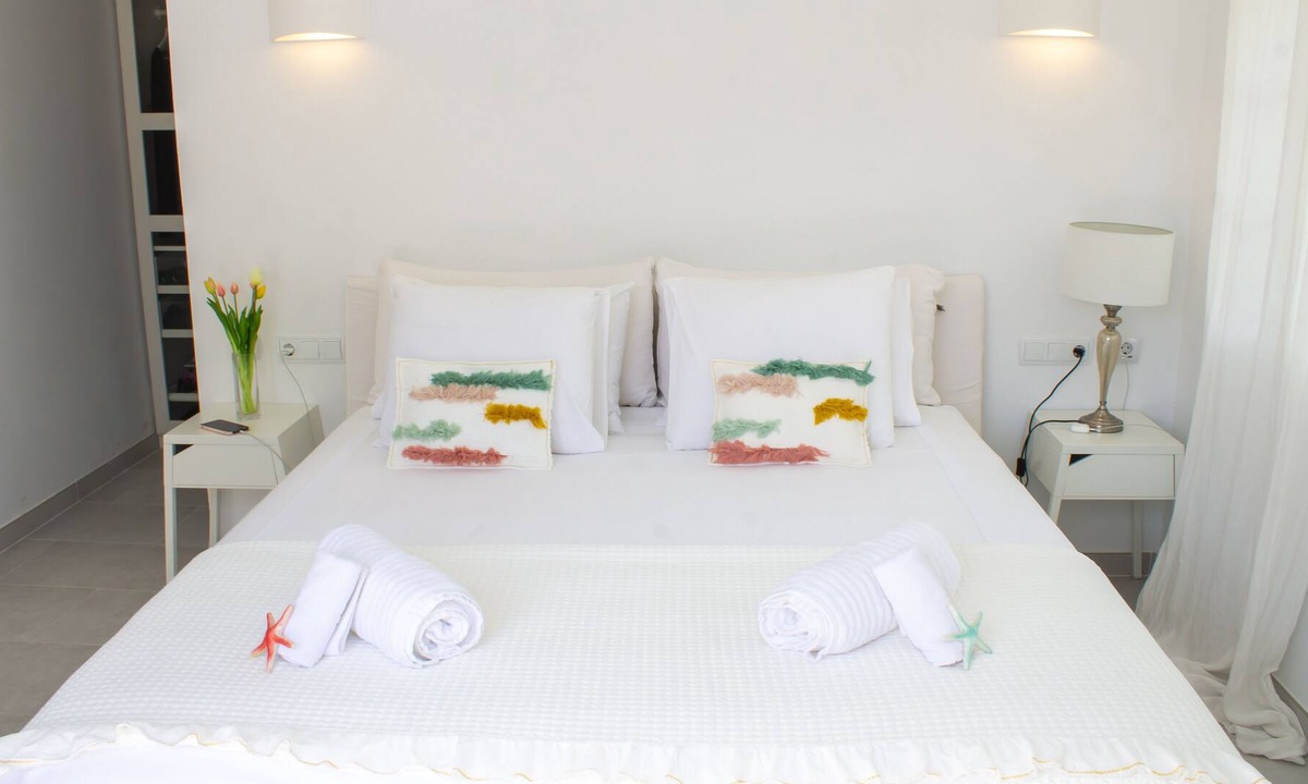 Cala Llombards Ski Chalet | The White Beach House (Cala Llombards)