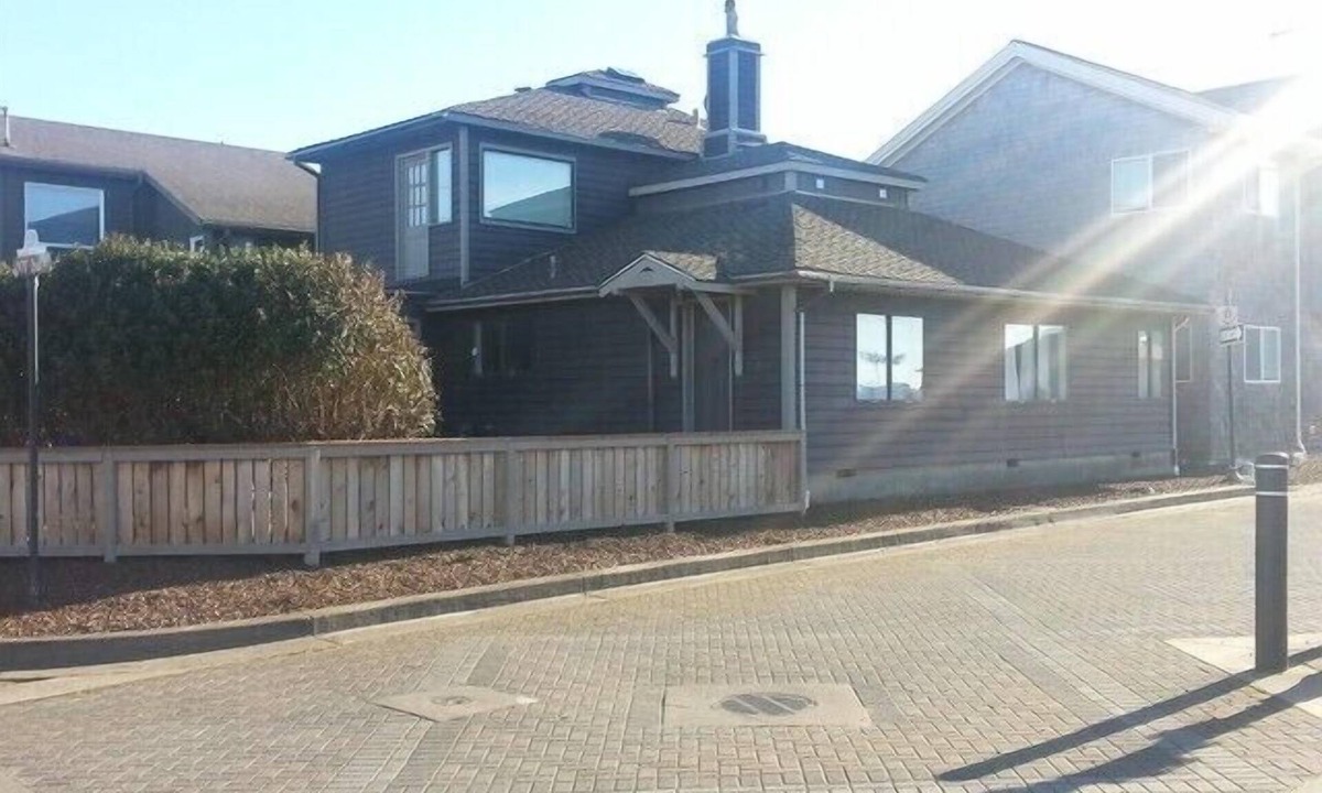 Newport House | Three Bedroom/Two Bath Beach House In The Heart Of Nye Beach