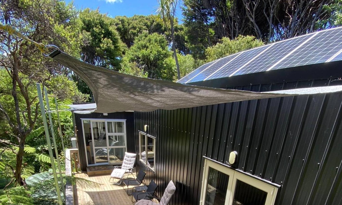 Tryphena House | Tiny Home only minutes from the pub, cafe and beach