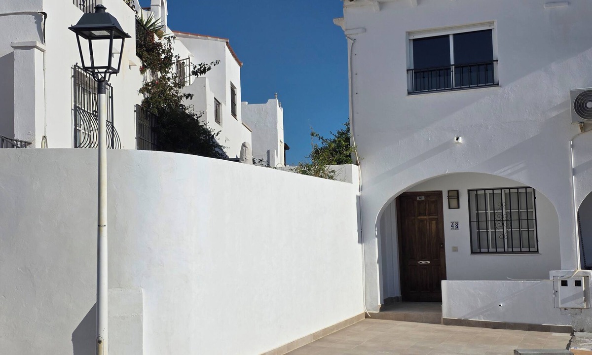 La Parata House | Townhouse with WIFI within walking distance of the Beach