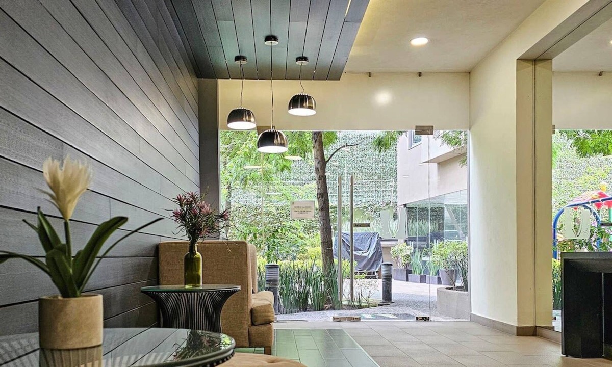 Ampliacion Granada Apartment | Traditional Apartment Vive Grand by Kukun