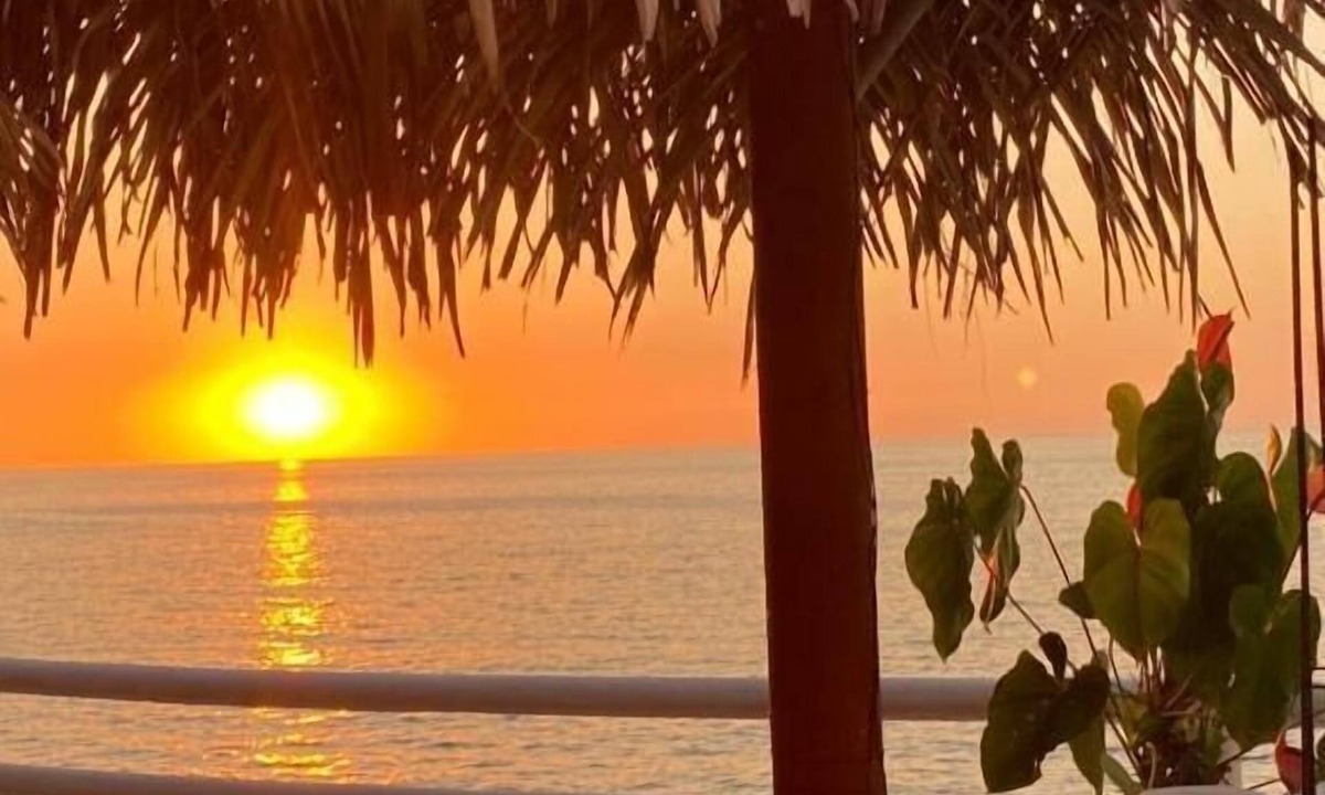 South Shore Hotel Area Apartment | Traditional Sierra Leon Oceanfront Rooms