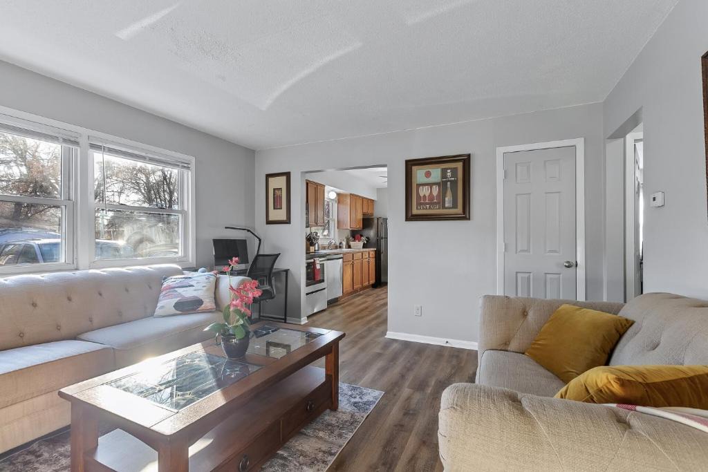 Spring Lake Park Apartment | Tranquil 2BR Apt NE Mpls - 8073 Apt 2