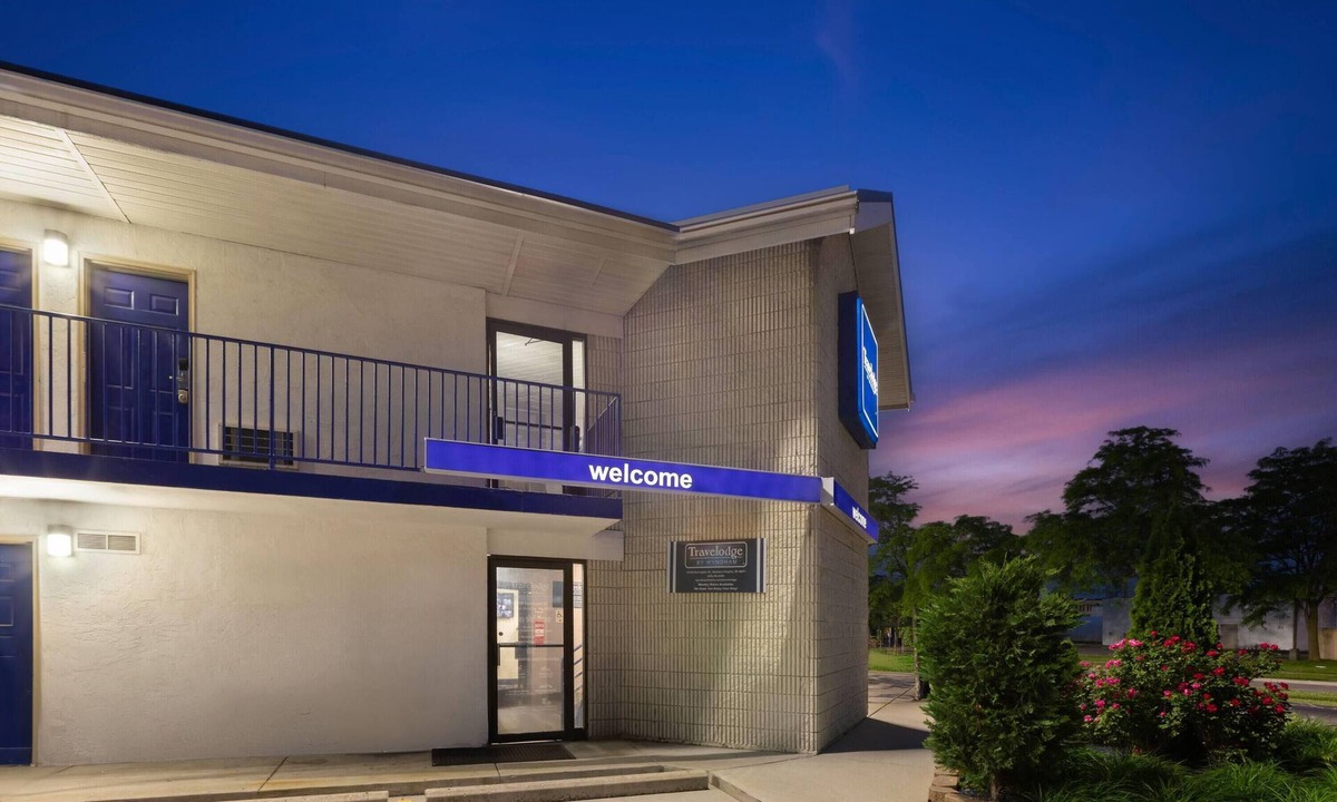 Madison Heights Hotel | Travelodge by Wyndham Madison Heights MI