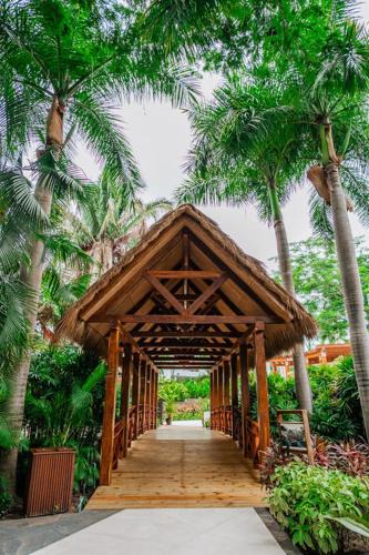 La Puntilla Apartment | Tropical Oasis with private Pool, BBQ, Beach Access and Housekeeping service INCLUDED
