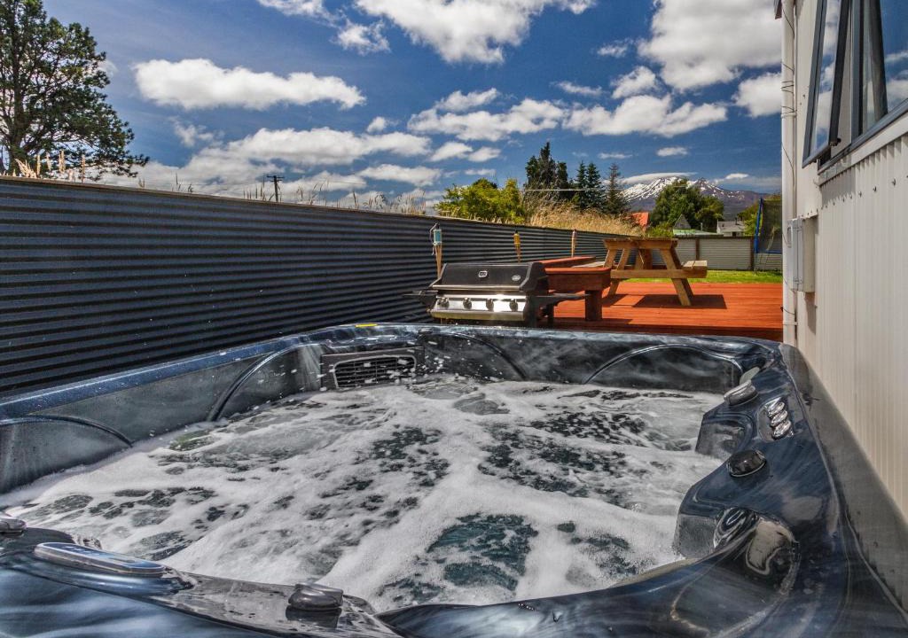 Rangataua House | Turoa Tirohanga Spa Retreat - Rangataua Holiday Home