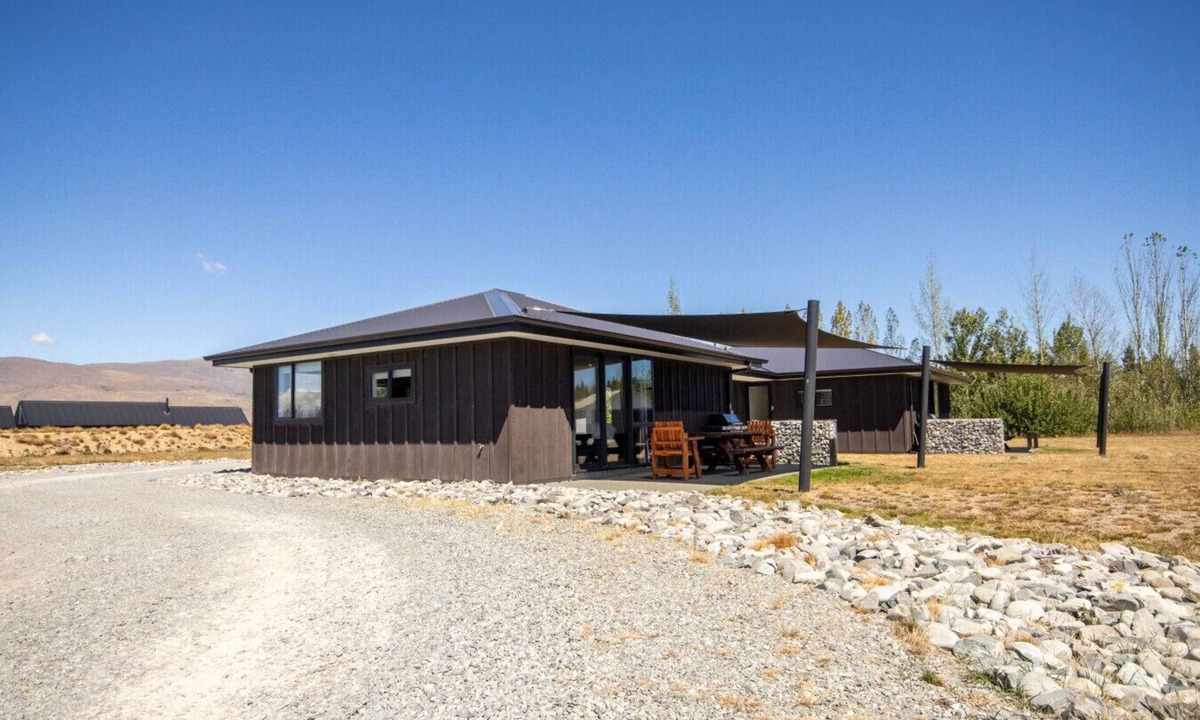 Twizel House | Tussock Treasure 1 - Twizel