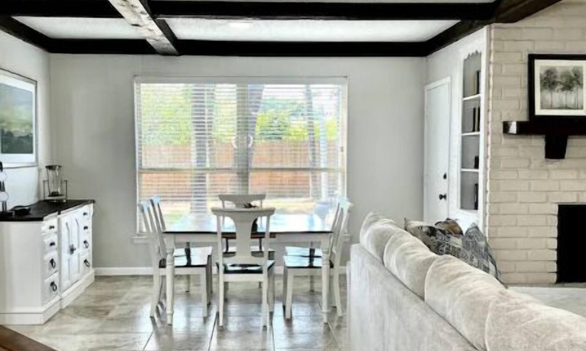 North Arlington House | Twin Trees is minutes from Cowboys stadium!
