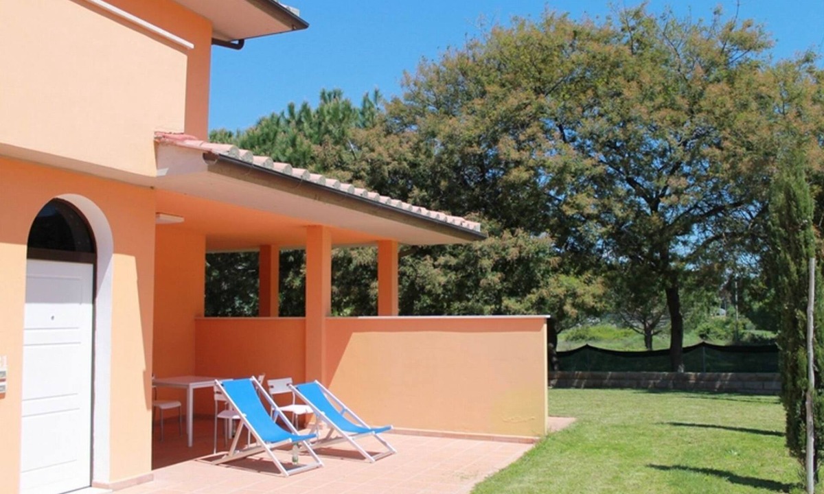 Puntone Apartment | Unterkunft am Strand, Schwimmbad, AC, private Terrasse by Interhome