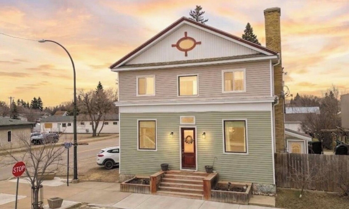 Rivers Apartment | Upper unit with room to bring the whole family.