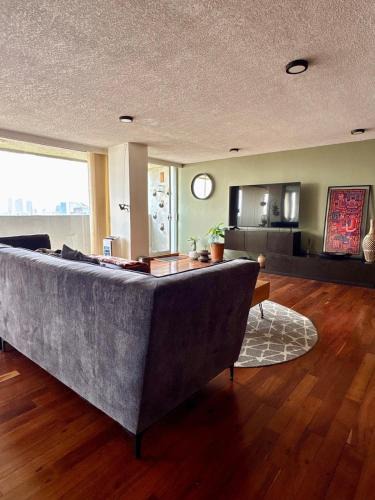 Los Morales Apartment | Urban Elegance