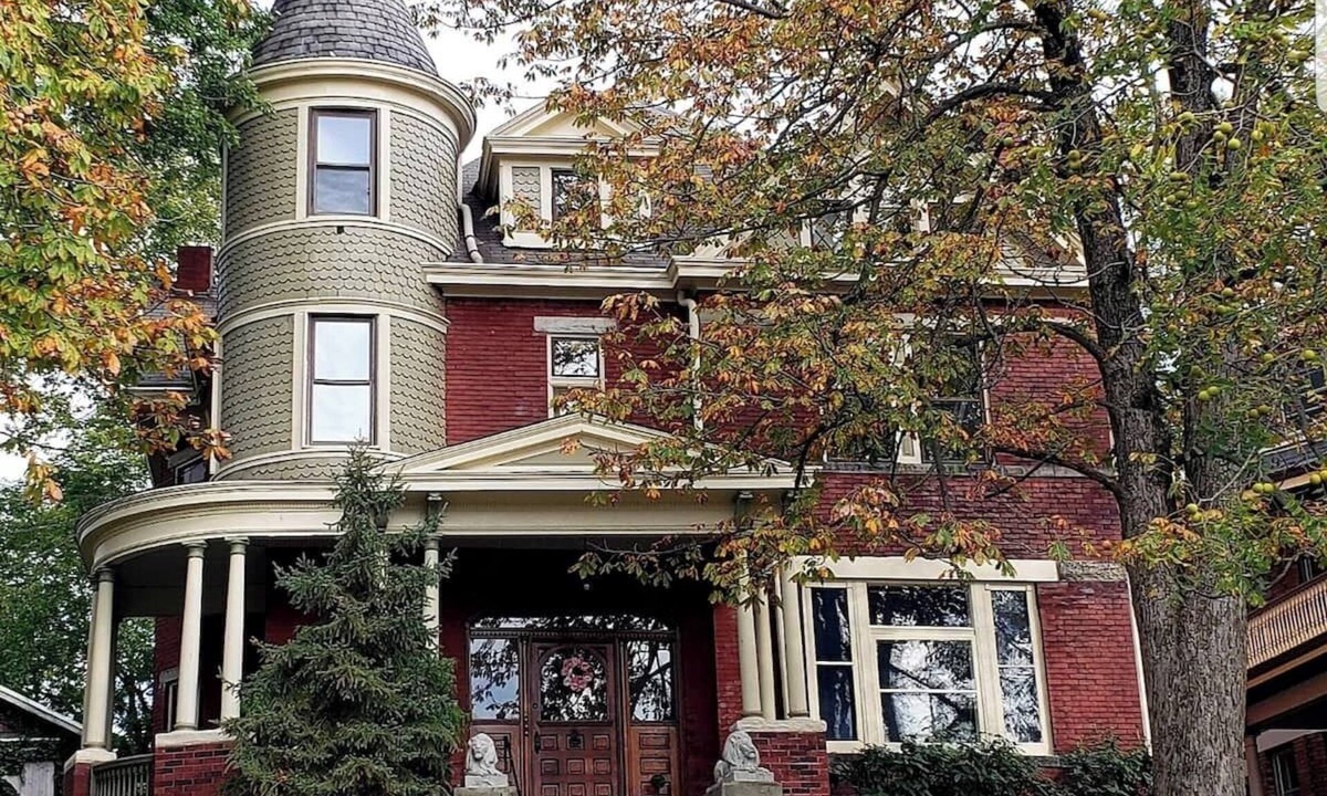 East Walnut HIlls House | Victorian for 30+ Guests, 5 Min to Downtown