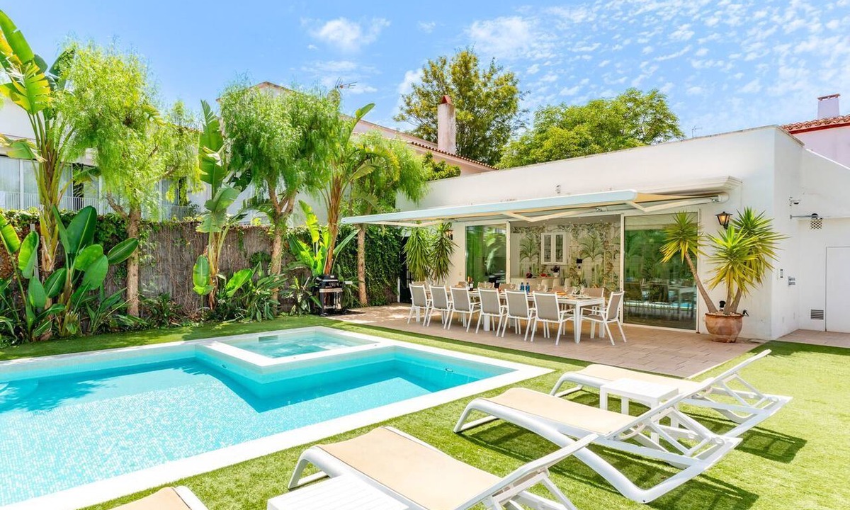 Sitges Villa | Villa De Los Leones - Seven Bedroom Villa, Sleeps 19