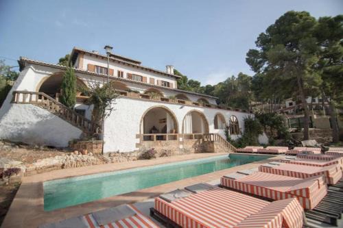 Aduanas Bed & Breakfast | Villa Dora