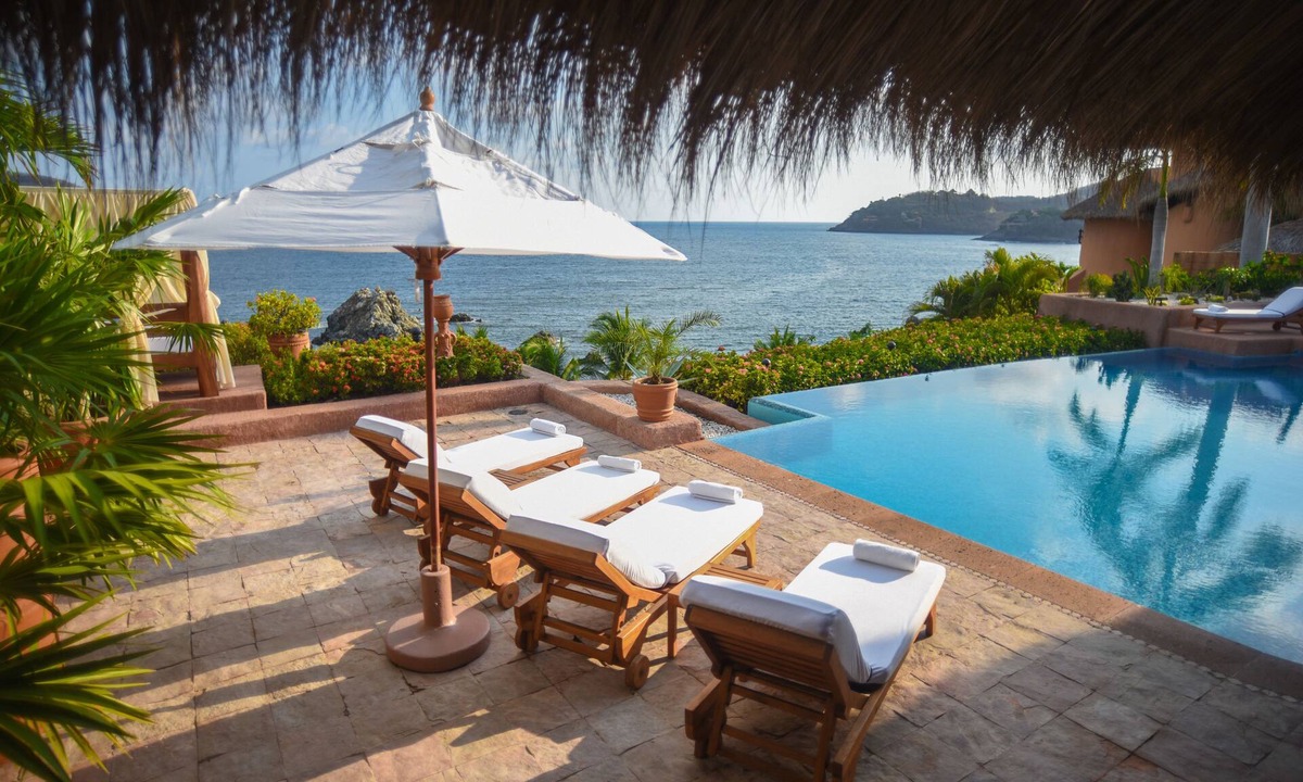 Ixtapa - Zihuatanejo Villa | Villa El Ensueño by La Casa Que Canta
