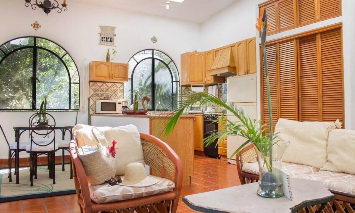 Cuernavaca House | Villa Escondida Private for Couples,w/Manicured Gardens, Pool, Cabaña & BBQ.