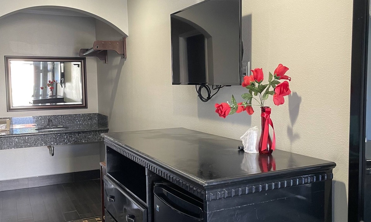 Hawthorne Hotel | Villa Inn & Suites