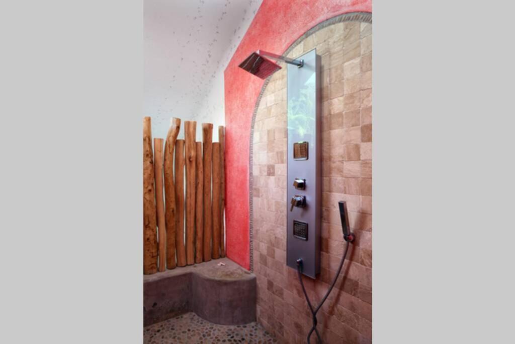 Sayulita Cabin | Villa Kiwi. Huge Pool, Steps To Town n Beach. 6 plus BRM 7.5 BTH 3 KCN
