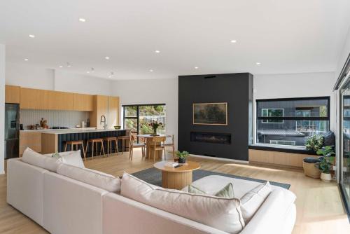 Acacia Bay House | Villa on the Bay