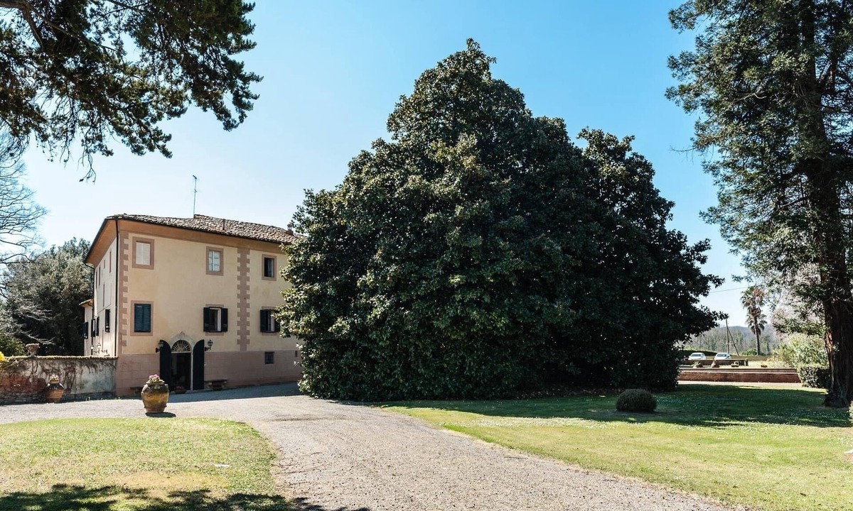 Tripalle Villa | Villa Ott - Eight Bedroom Villa, Sleeps 15
