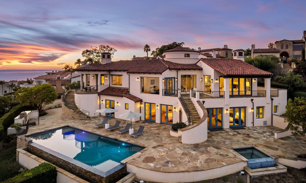The Mesa House | Villa Pacifica | Pure Luxury, Infinity Pool, and Stunning Views from the Mesa