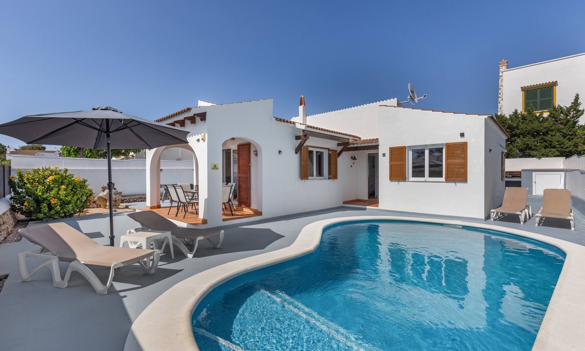 Cala Blanca Villa | Villa Rose with BBQ, Pool Table, Pool & International Satellite Channels