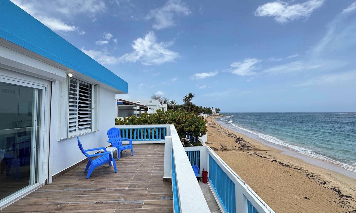 Cerro Gordo House | Villa Rosy | Beachfront Family Home for up to 16