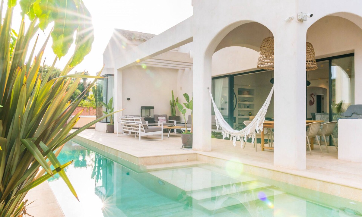 Golden Mile Villa | Villa Samba - Stunning 4 Bedroom Villa located 80m from the beach