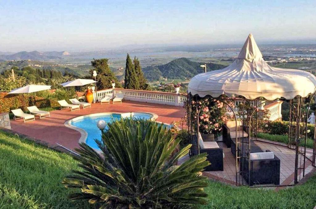 Corsanico Villa | Villa Sophia
