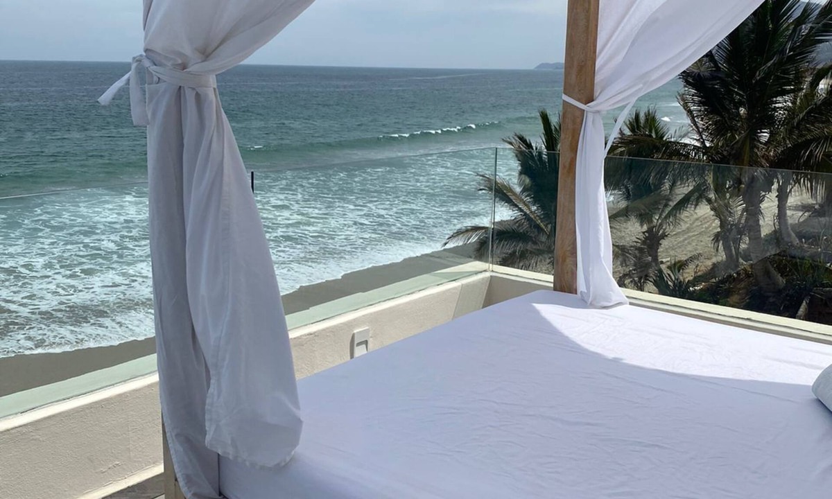Punta Negra Apartment | Waterfront apartment on Careyeros beach
