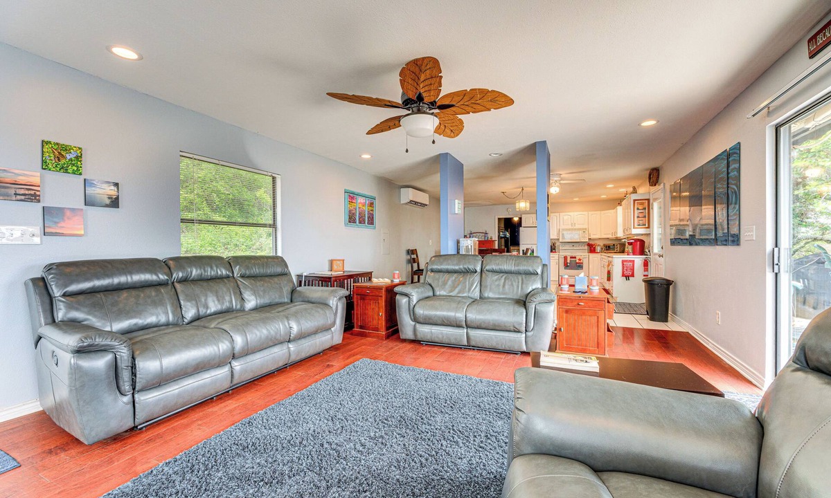 Burnet Cottage | Waterfront Lake Buchanan Cottage w/Kayaks!
