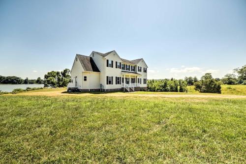 Mount Holly House | Waterfront Montross Home w/Private Boat Slip!