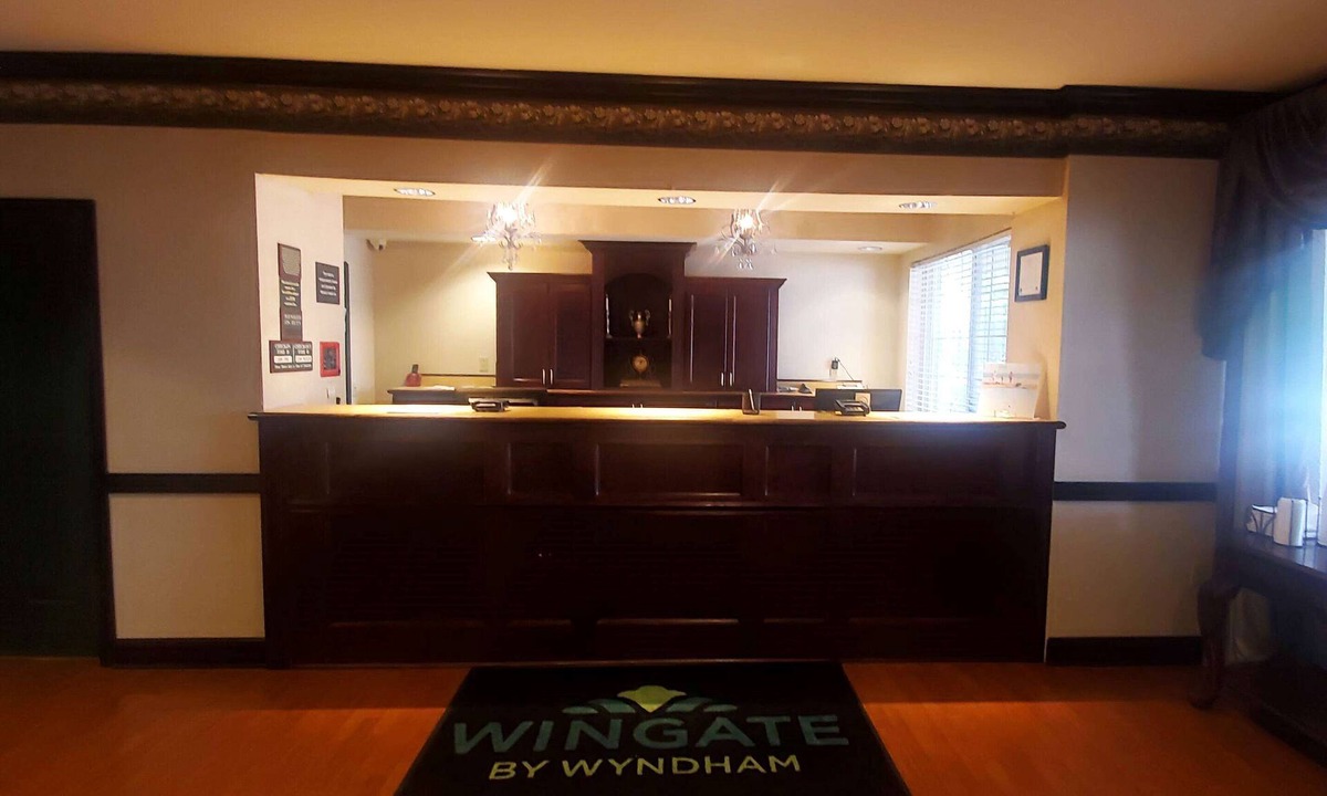 Austintown Hotel | Wingate Suites by Wyndham Youngstown - Austintown