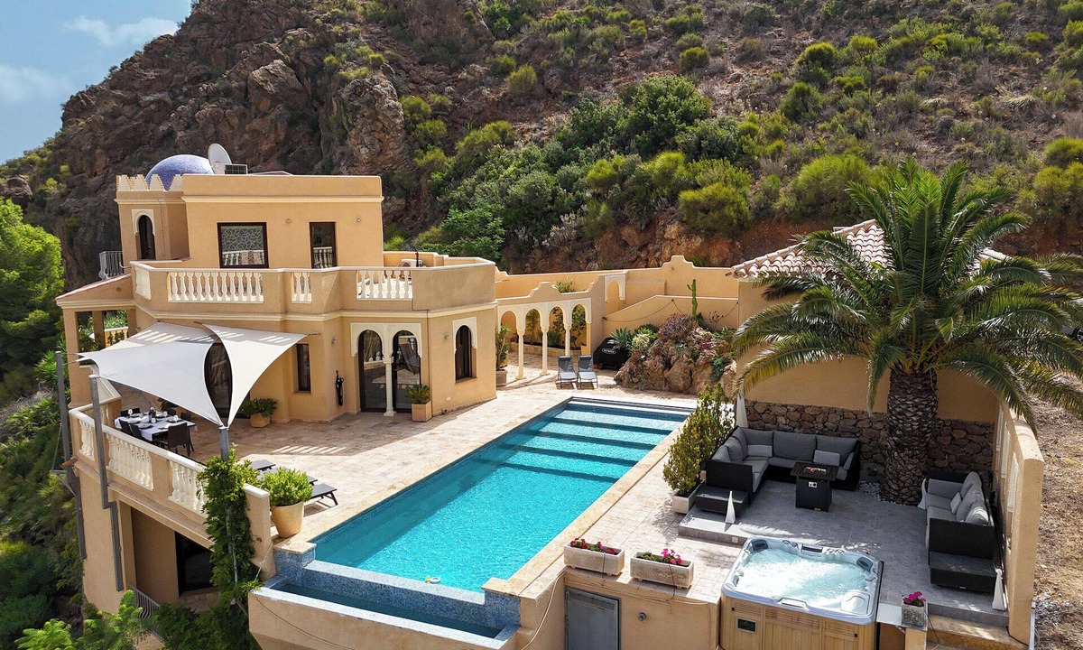 Turre Villa | "Wow Factor" Very Private Luxury Villa with infinity pool, hottub, media & gym