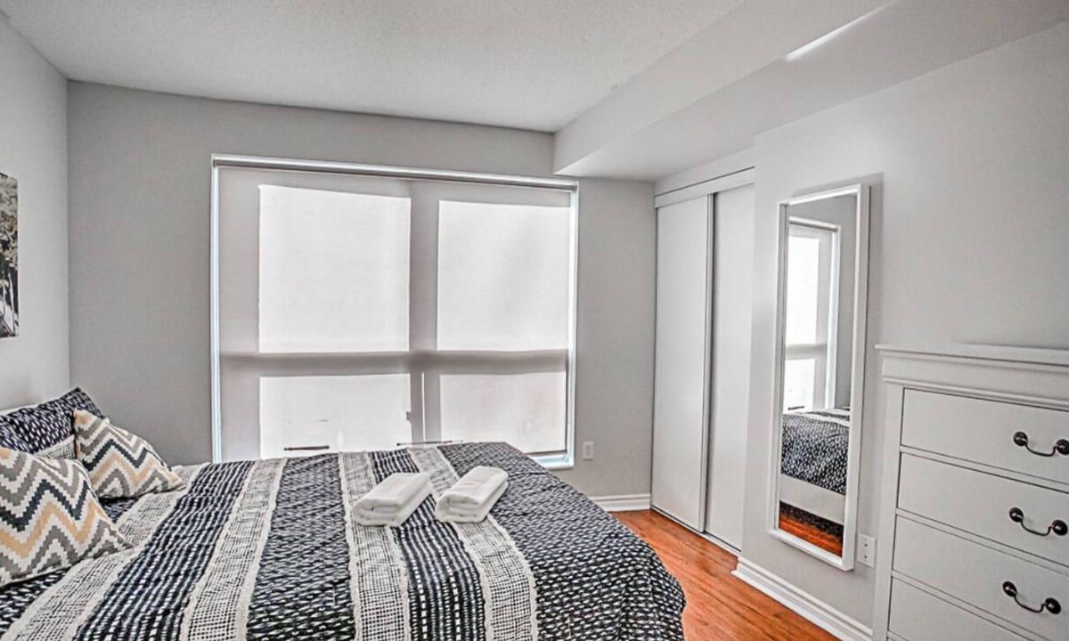 Newtonbrook Apartment | Yonge and Finch/Free Parking and Wifi