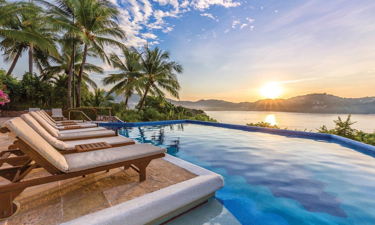 Zihuatanejo Resort Hotel | Almacen