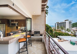 1 bed 1 bath Mountain View Suite · R208