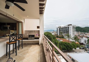 1 bed 1 bath Mountain View Suite · R306